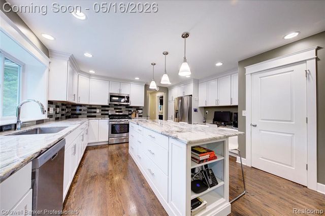 3540 Tothill Drive, Troy, MI 48084