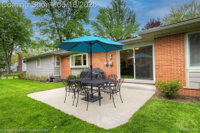 3540 Tothill Drive, Troy, MI 48084