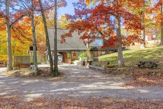 3369 Tabor Ridge Road NE, Mineral City, OH 44656