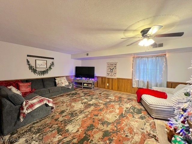 3369 Tabor Ridge Road NE, Mineral City, OH 44656