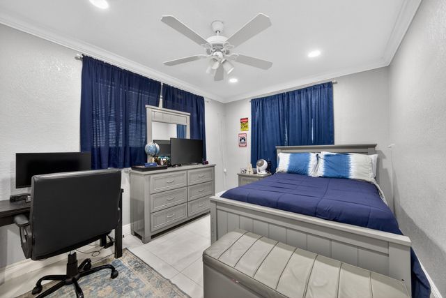 650 NW 38th Place, Deerfield Beach, FL 33064