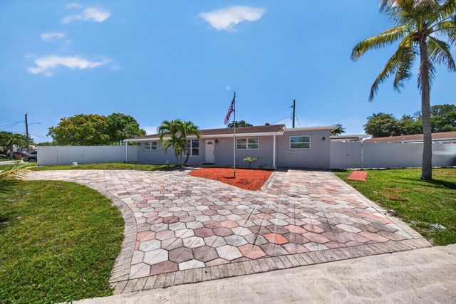 650 NW 38th Place, Deerfield Beach, FL 33064