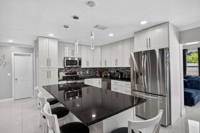 650 NW 38th Place, Deerfield Beach, FL 33064
