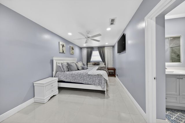 650 NW 38th Place, Deerfield Beach, FL 33064
