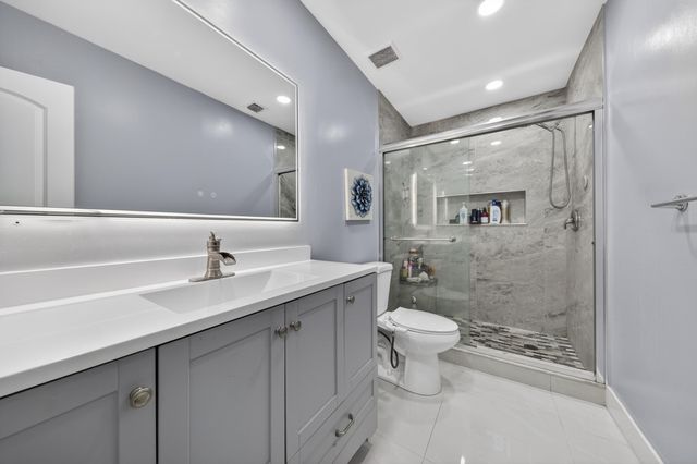 650 NW 38th Place, Deerfield Beach, FL 33064