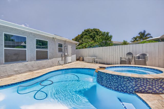 650 NW 38th Place, Deerfield Beach, FL 33064
