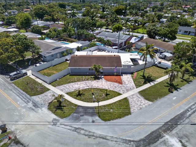 650 NW 38th Place, Deerfield Beach, FL 33064