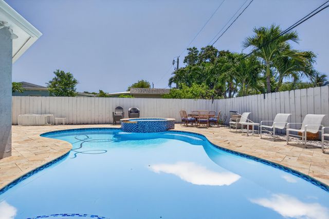 650 NW 38th Place, Deerfield Beach, FL 33064