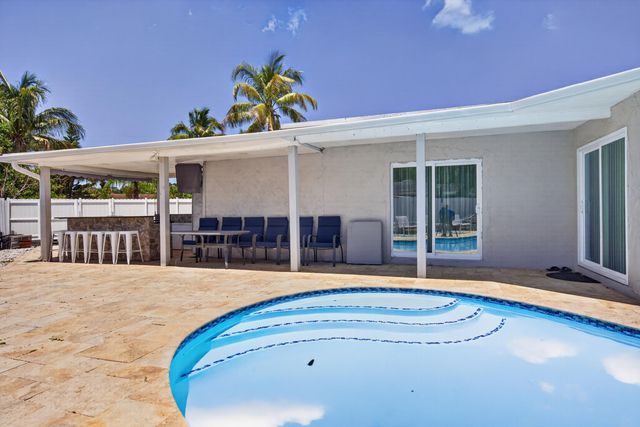 650 NW 38th Place, Deerfield Beach, FL 33064
