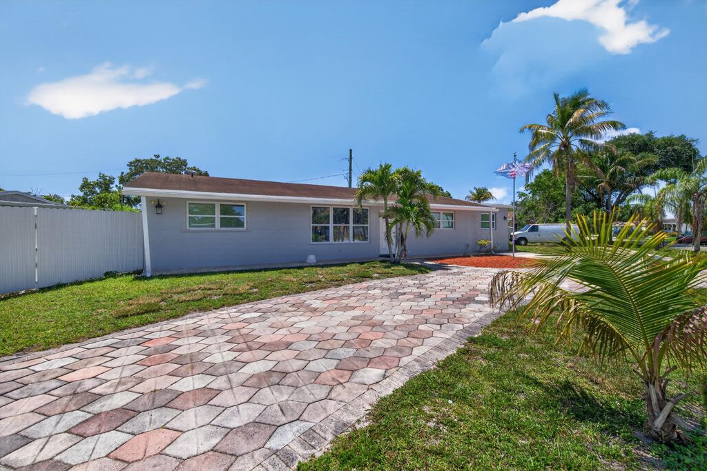 650 NW 38th Place, Deerfield Beach, FL 33064