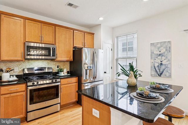 4505 POTOMAC HIGHLANDS CIR, Triangle, VA 22172