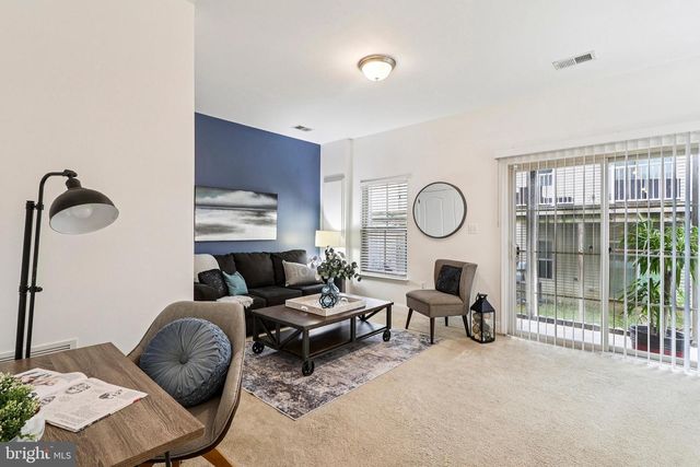 4505 POTOMAC HIGHLANDS CIR, Triangle, VA 22172