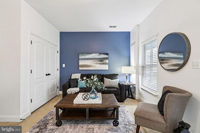 4505 POTOMAC HIGHLANDS CIR, Triangle, VA 22172