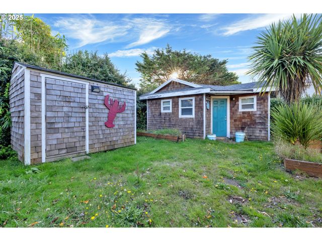 1340 Nw 15TH St, Lincoln City, OR 97367