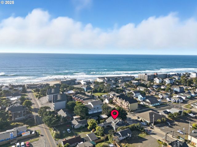 1340 Nw 15TH St, Lincoln City, OR 97367