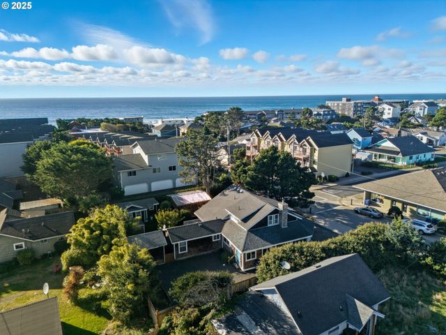 1340 Nw 15TH St, Lincoln City, OR 97367