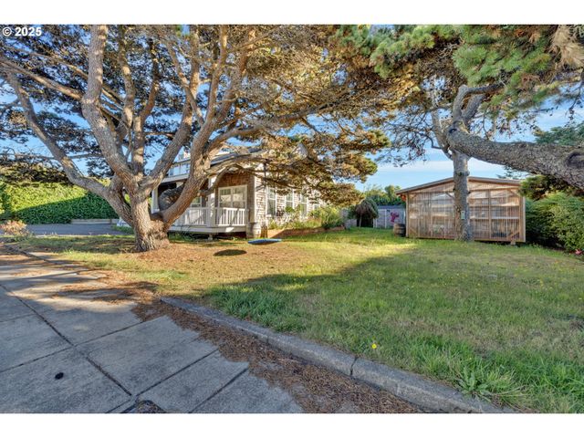 1340 Nw 15TH St, Lincoln City, OR 97367