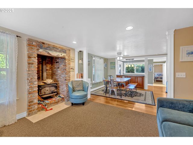 1340 Nw 15TH St, Lincoln City, OR 97367