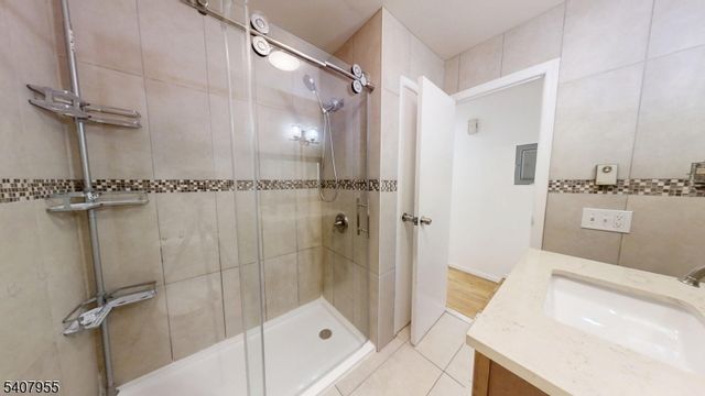 180 Highland Ave 5A, Clifton City, NJ 07011