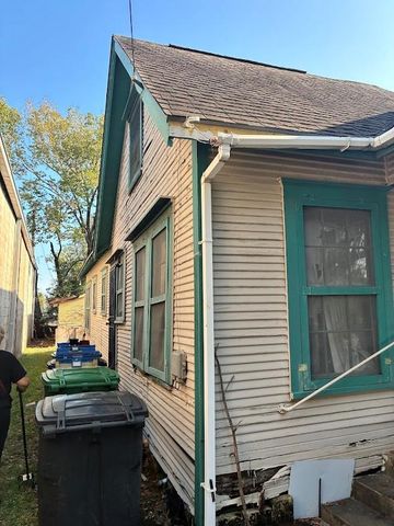 305 Eastwood Street, Houston, TX 77011