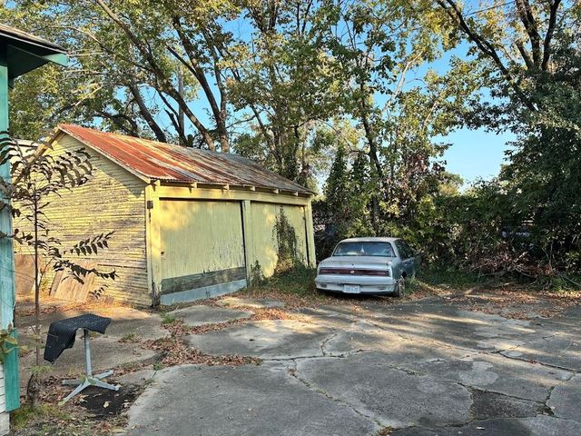 305 Eastwood Street, Houston, TX 77011