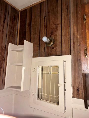 305 Eastwood Street, Houston, TX 77011