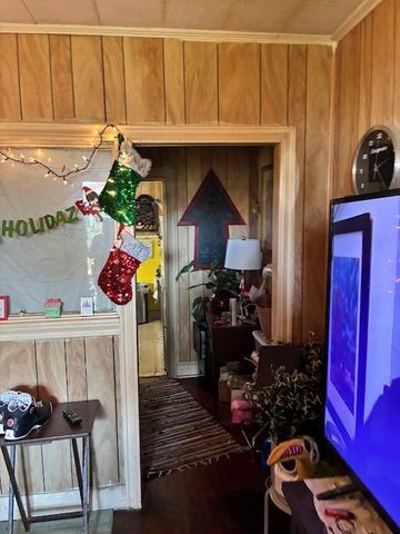 305 Eastwood Street, Houston, TX 77011