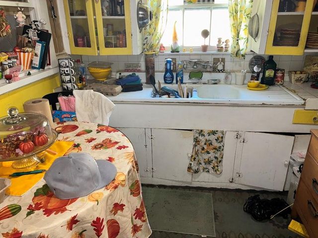 305 Eastwood Street, Houston, TX 77011