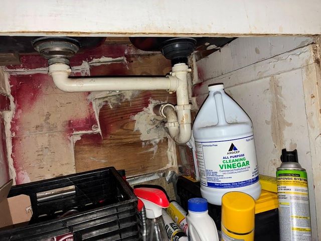 305 Eastwood Street, Houston, TX 77011