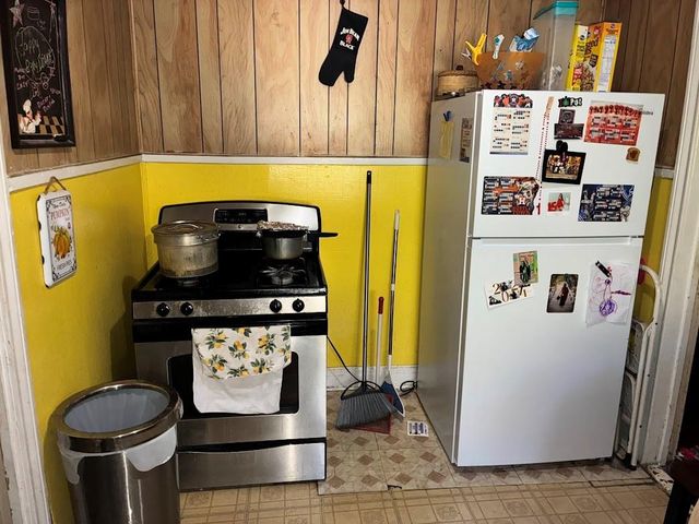 305 Eastwood Street, Houston, TX 77011