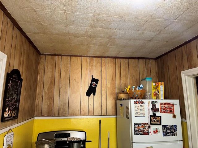 305 Eastwood Street, Houston, TX 77011