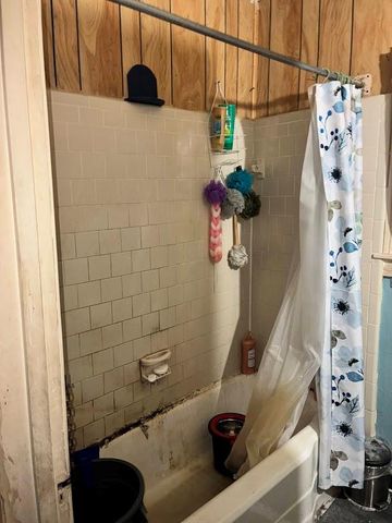 305 Eastwood Street, Houston, TX 77011