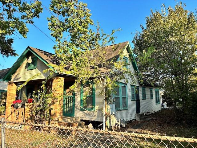 305 Eastwood Street, Houston, TX 77011