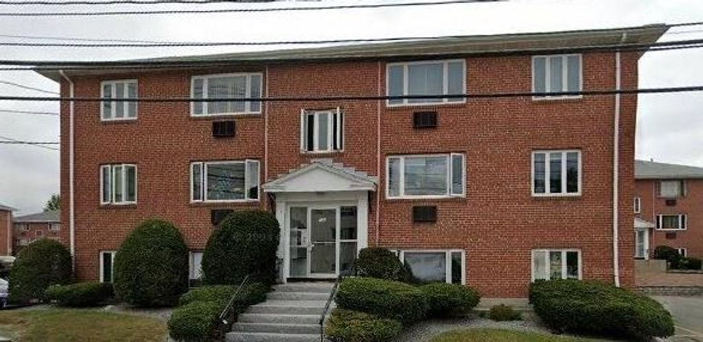 133 Warren St 8, Watertown, MA 02472