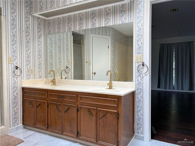 901 Dallas Avenue 5, Mcallen, TX 78501