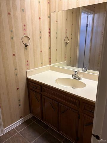 901 Dallas Avenue 5, Mcallen, TX 78501