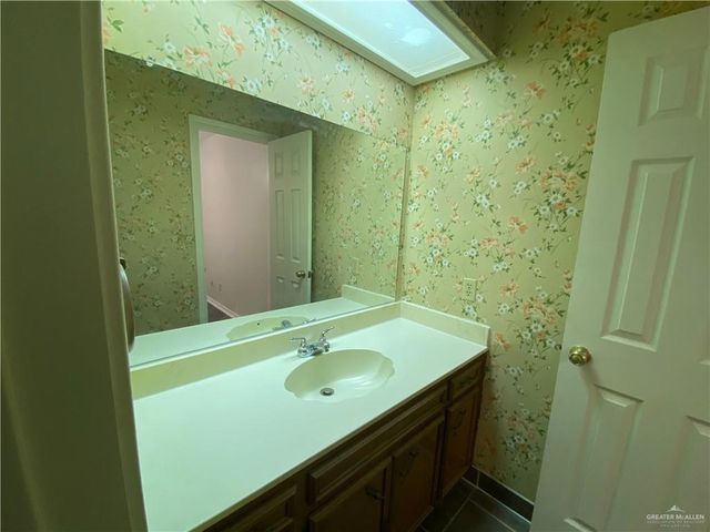 901 Dallas Avenue 5, Mcallen, TX 78501