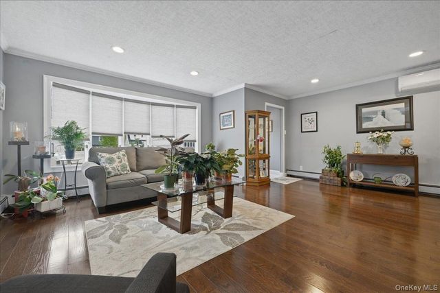 2962 Higgins Street, Oceanside, NY 11572