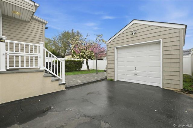 2962 Higgins Street, Oceanside, NY 11572