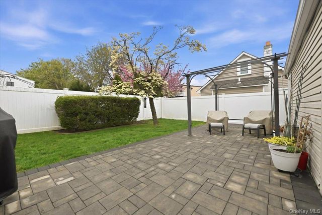 2962 Higgins Street, Oceanside, NY 11572