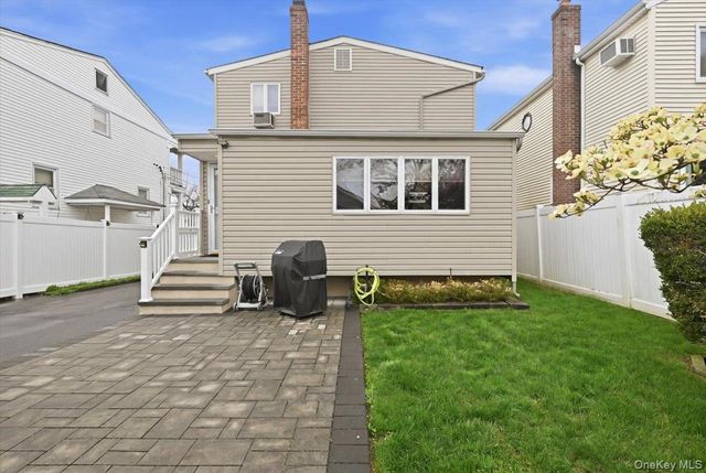 2962 Higgins Street, Oceanside, NY 11572