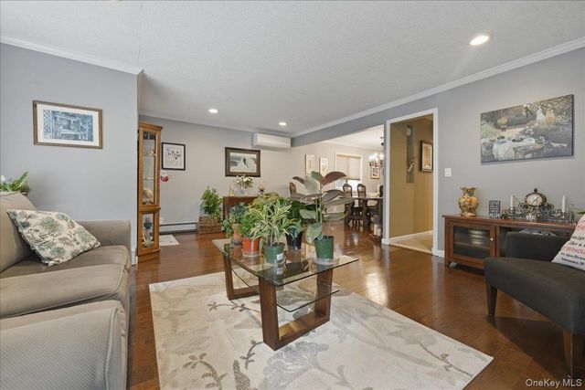 2962 Higgins Street, Oceanside, NY 11572