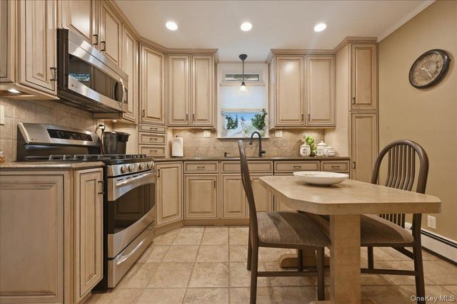 2962 Higgins Street, Oceanside, NY 11572