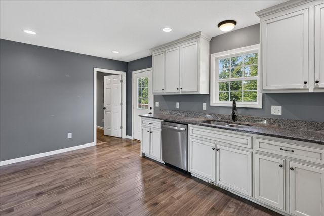 171 High Point Rd, Erin, TN 37061