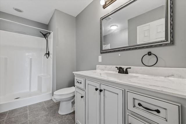 171 High Point Rd, Erin, TN 37061