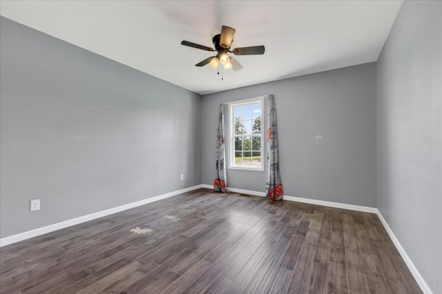 171 High Point Rd, Erin, TN 37061