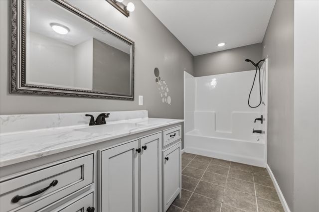 171 High Point Rd, Erin, TN 37061