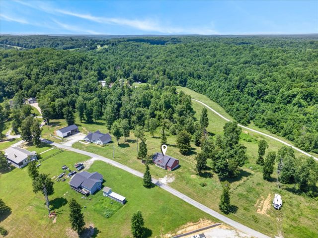 171 High Point Rd, Erin, TN 37061