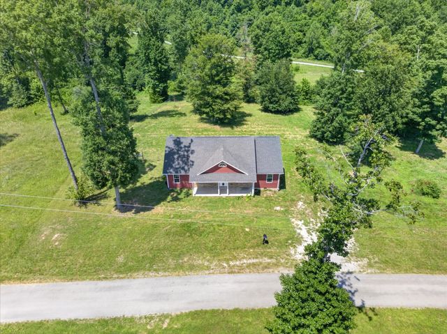 171 High Point Rd, Erin, TN 37061
