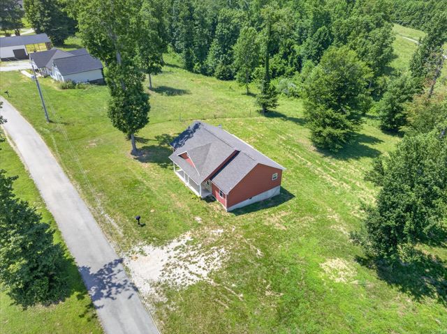 171 High Point Rd, Erin, TN 37061